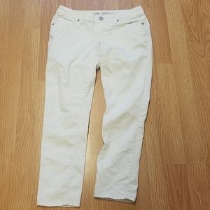 White Mossimo crop pants